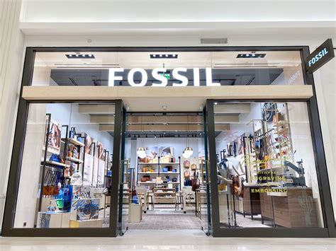 Fossil Store locations in Commerce, Ca .